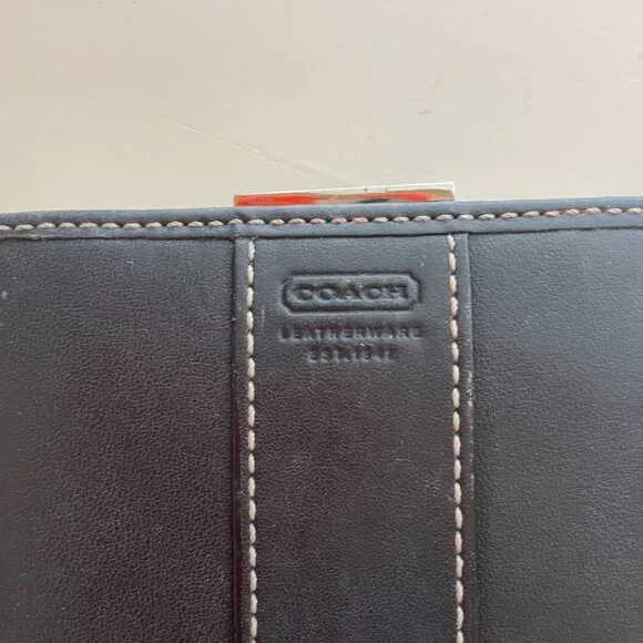 Authenic Coach Wallet for Women - Picture 2 of 3